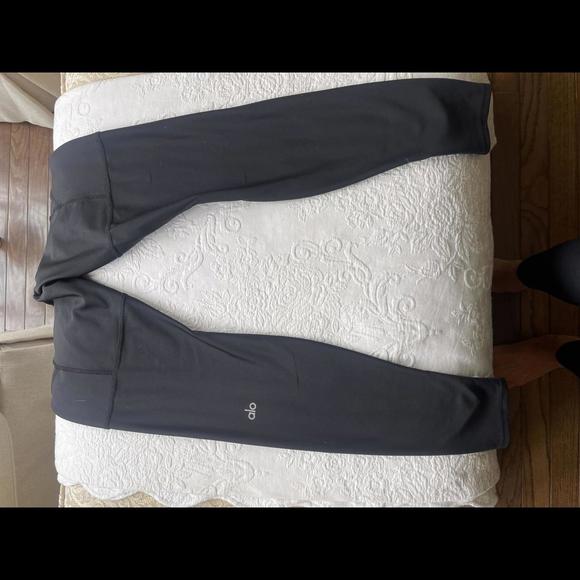 Alo yoga leggings size small - Picture 4 of 6